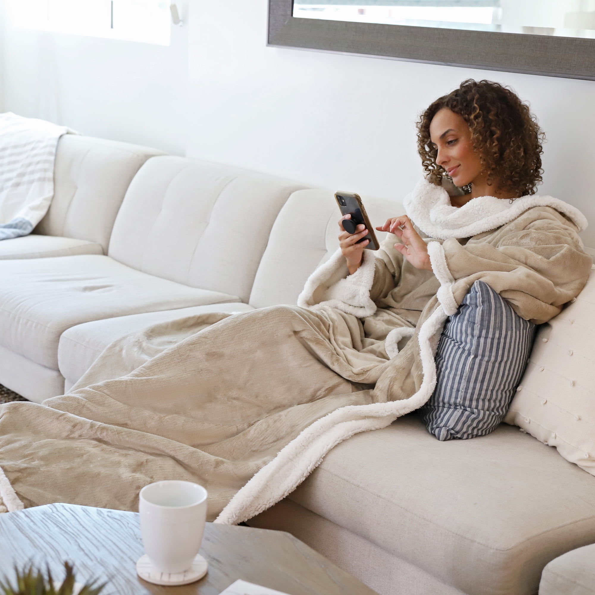 Catalonia Wearable TV Blanket with Sleeves Arms Warm Micro Plush Sherpa Fleece for Adult Large Wrap Throw Robe 72 x 55”