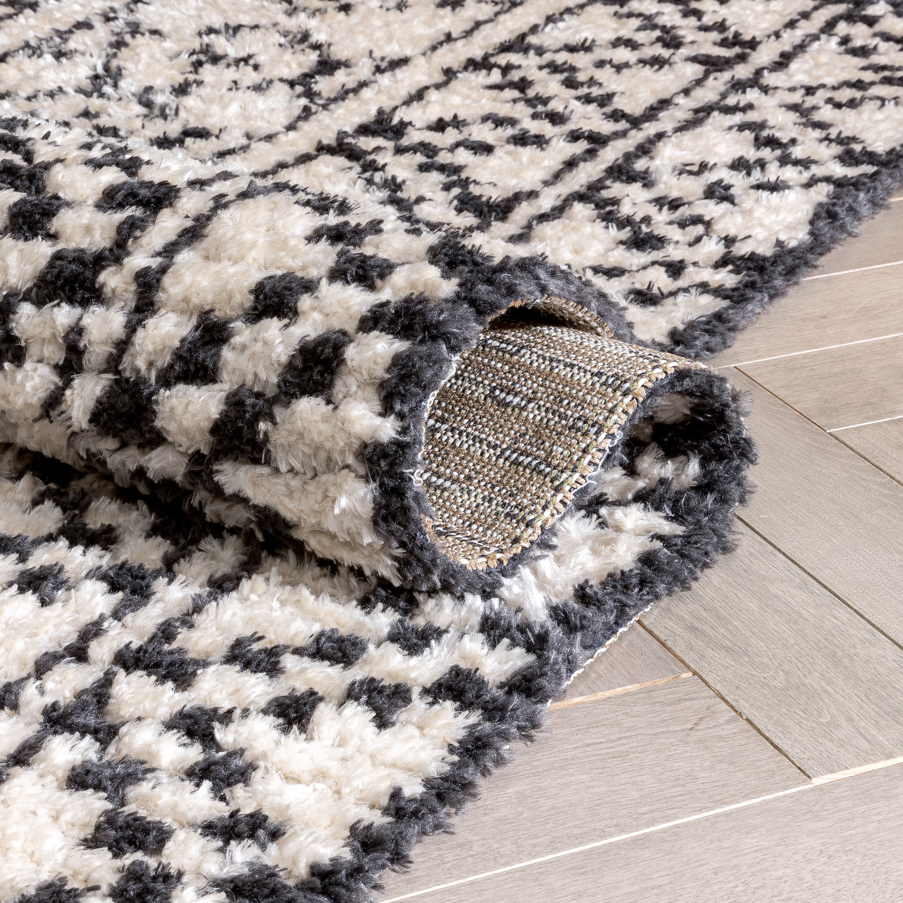 Well Woven Maya Tallulah Tribal Moroccan Diamond Pattern Grey 5'3" x 7'3" Textured Pile Area Rug