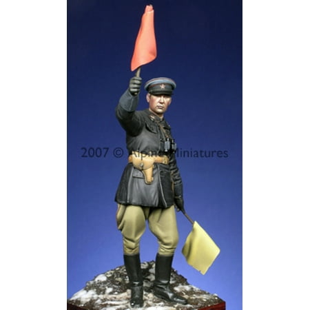 - Alpine Miniatures 1:16 WWII Russian Officer - Resin Figure #16002