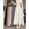 thumbnail image 2 of Vestido largo de cintura alta en forma de A, falda de satén sedoso para mujer, temporada de primavera, cintura ligeramente ajustada, falda grande y ancha, 2 of 5
