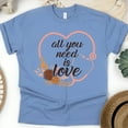 thumbnail image 1 of T-Shirt Graphique All You Need Is Love avec Design de Cœur en Stéthoscope, CarolinaBlue, Taille g, 1 of 6