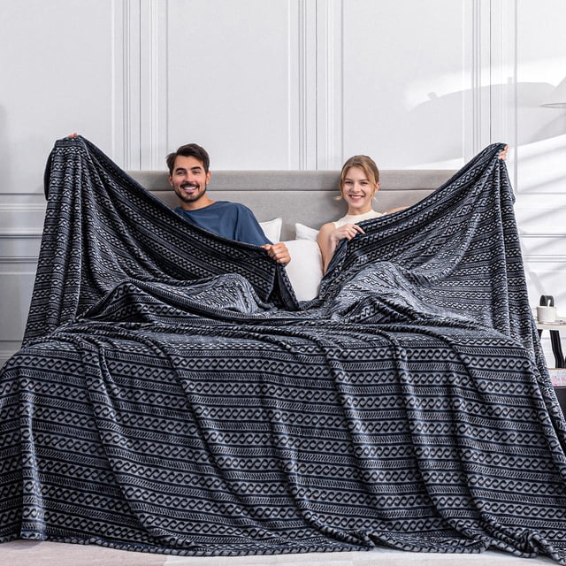 Serenhom Soft Cozy 120x120 Inches Seamless Oversized King Fleece Blanket, 3D Jacquard Decorative Giant 10'x10' California King Blanket Extra Large for Bed