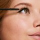 thumbnail image 4 of Clinique High Impact Waterproof | M&aacute;scara de Pesta&ntilde;as Alargadora y Voluminizadora | Resistente al Agua, Manchas y Humedad | Apta para Ojos Sensibles, 4 of 7