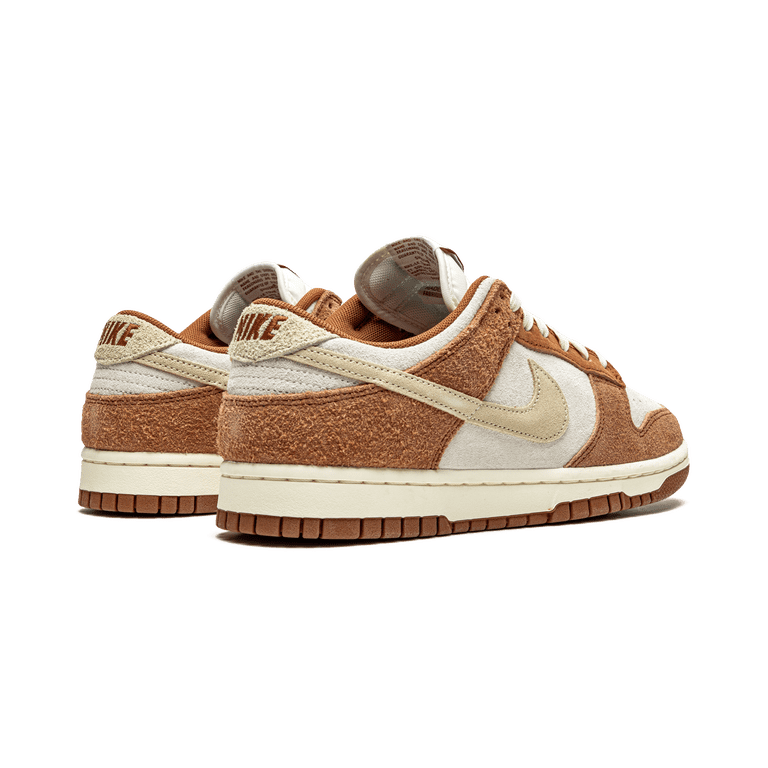 NIKE MENS Dunk Low PRM  display picture 3
