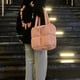 thumbnail image 4 of Bolsa acolchada para mujer Bolsa acolchada de gran capacidad Bolsa de invierno suave para niñas (rosa), 4 of 5