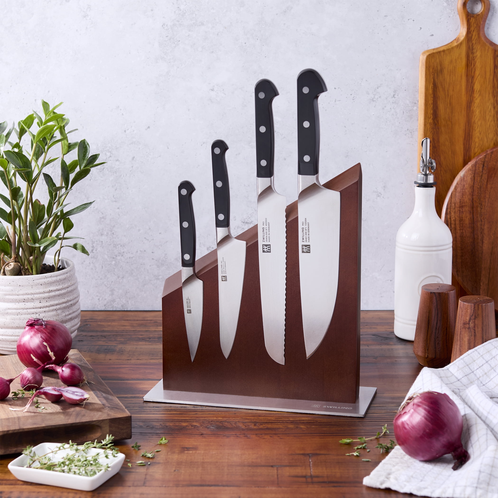 ZWILLING Pro RCF 5-pc Magnetic Knife Block Set - Brown
