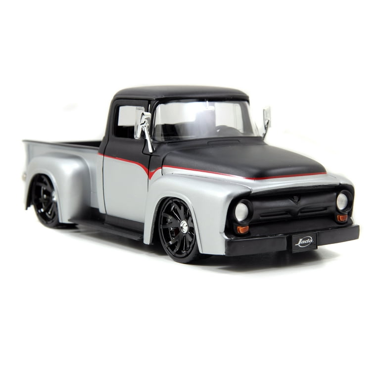 Jada Toys 1:24 1956 Ford F-100 Die-cast Pickup with Tire