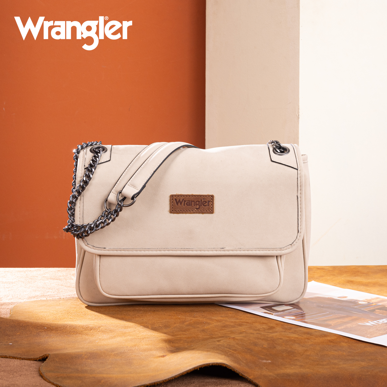 Wrangler Shoulder Bag for Women Retro Purses and Handbags Crossbody Bags with Chain Strap, Beige