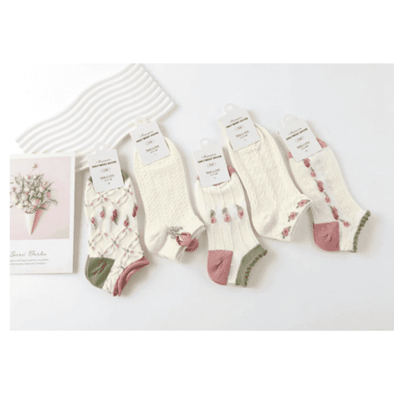 Women's Vintage Floral Embroidered Lace Cotton Crew Socks 5-Pack