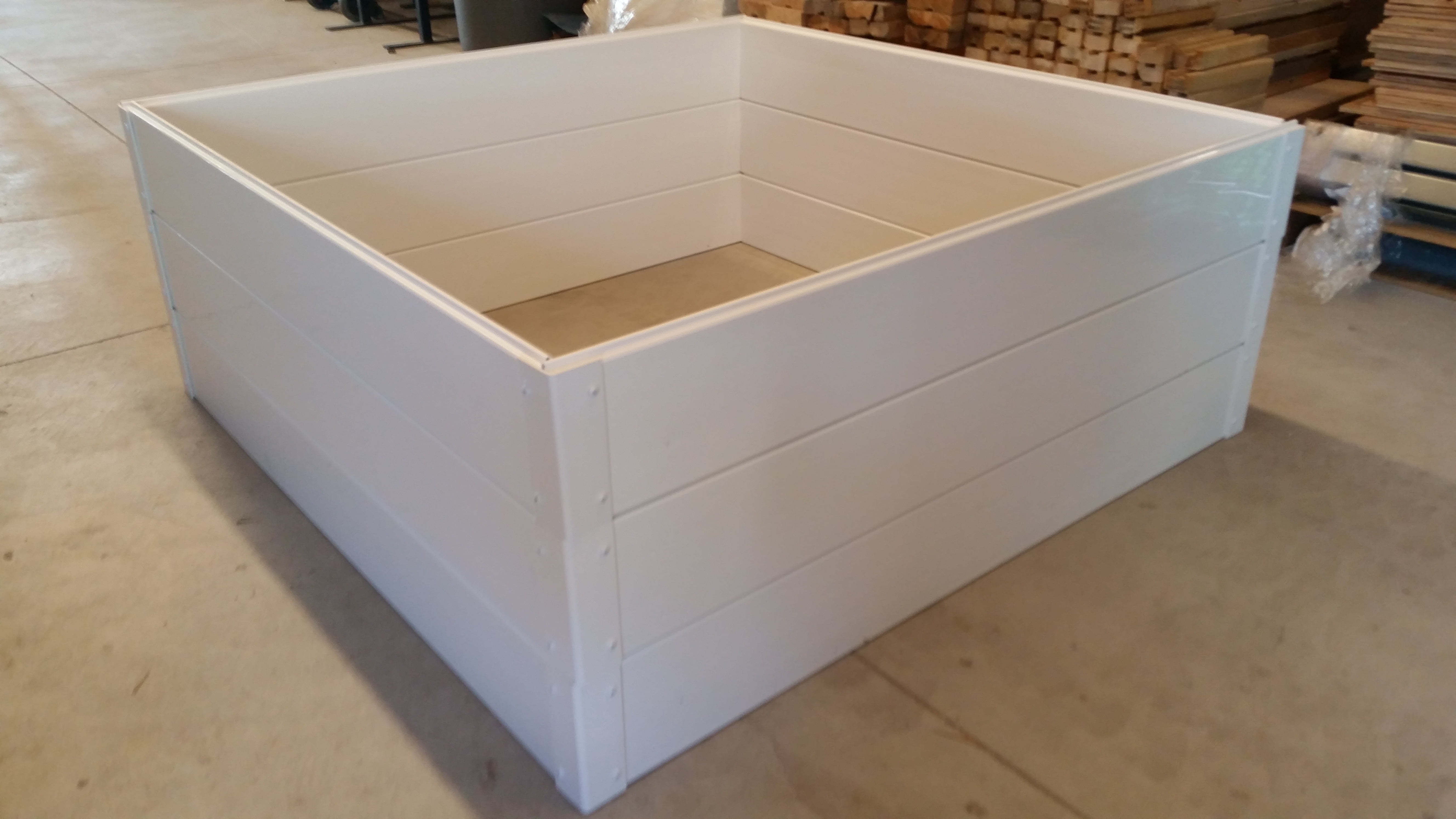 Handy Bed 48-inch x 48-inch x 6-inch White, Vinyl, Stackable Raised Garden Bed