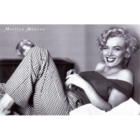 Posterazzi MOV299002 Marilyn Monroe - Pajamas Movie Poster - 17 x 11 in.