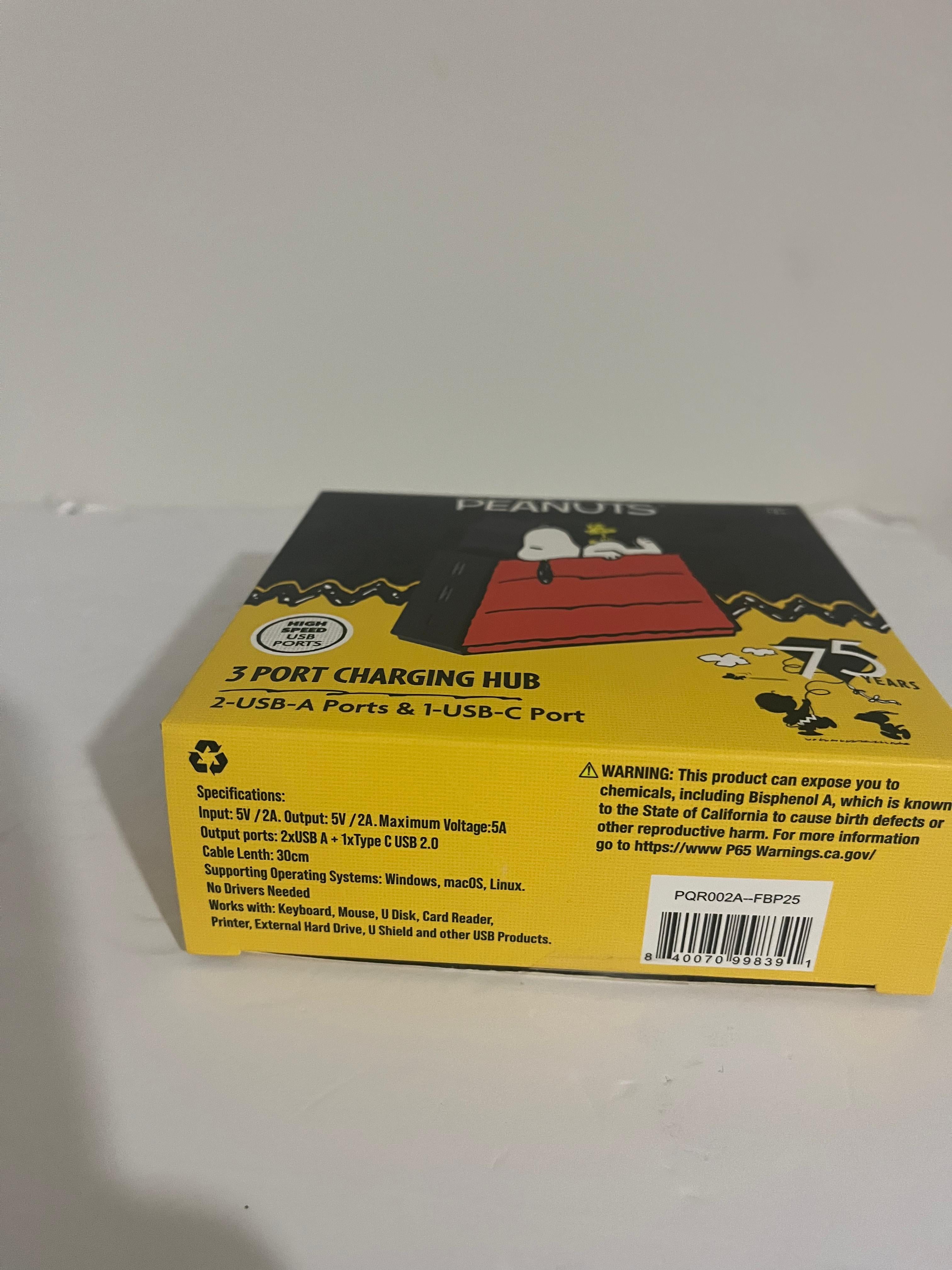 Peanuts Snoopy 3-Port USB Charging Hub – High-Speed Charging & Data Transfer
