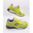 thumbnail image 1 of Mens Size 10.5 New Balance 2002R Yellow Lime M2002RLC Running Shoes, 1 of 5