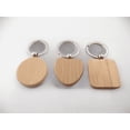 thumbnail image 4 of Llavero de madera Grabado Pequeño colgante de madera Llavero de madera de haya Características de graduación Pequeño regalo, 4 of 5