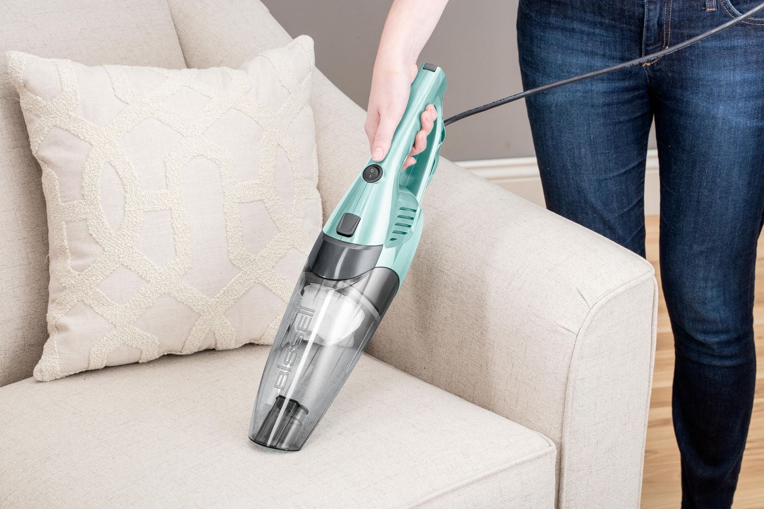 Aspirateur léger 3-en-1 de Bissell® avec manche à dégagement<br>rapide