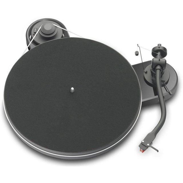 Pro-Ject RM 1.3 Turntable - High Gloss Black with Pearl Cartridge