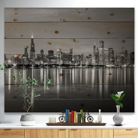Paint Pine Wood DESIGN ART Designart 'Chicago Skyline at Night Black and White' Cityscape Print on Natural Pine Wood - Blue ()