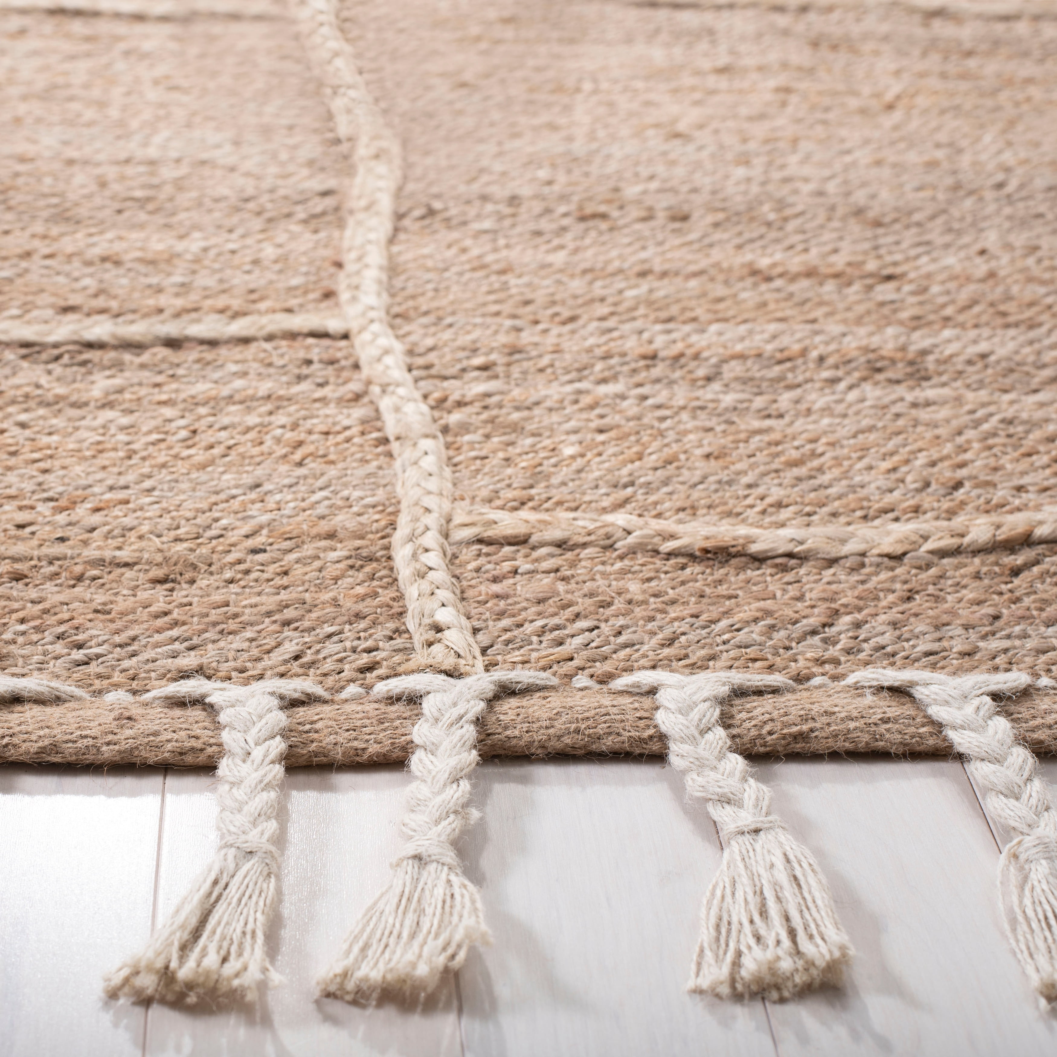 SAFAVIEH Natural Fiber Jamaar Geometric Jute Area Rug, Natural, 6' x 6' Square
