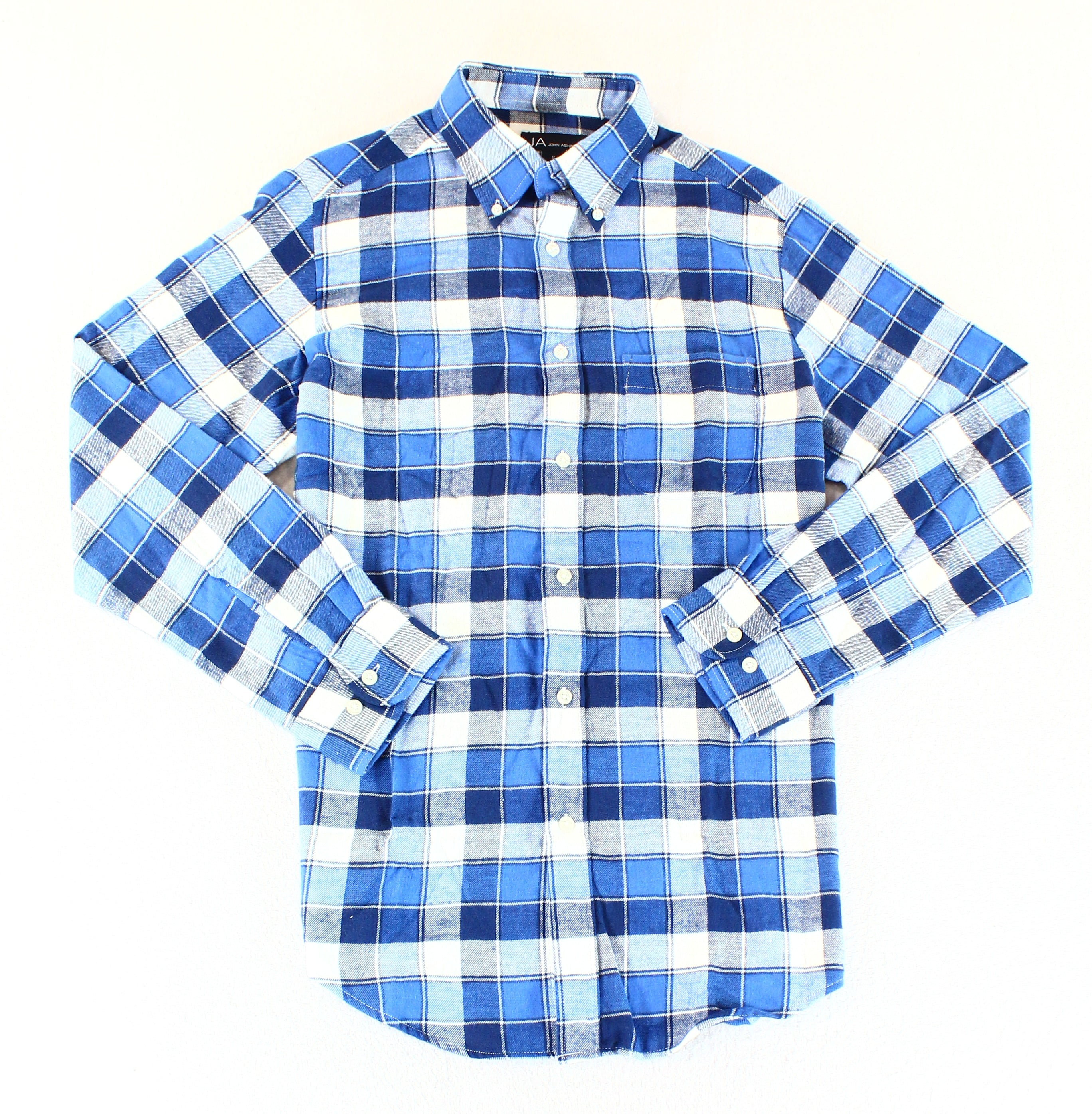 plain t shirt and jeans