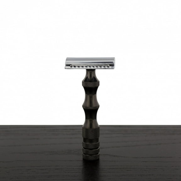 WCS Black Titanium Collection Razor, 84BT-WCS Exclusive Closed Comb (Lithe)