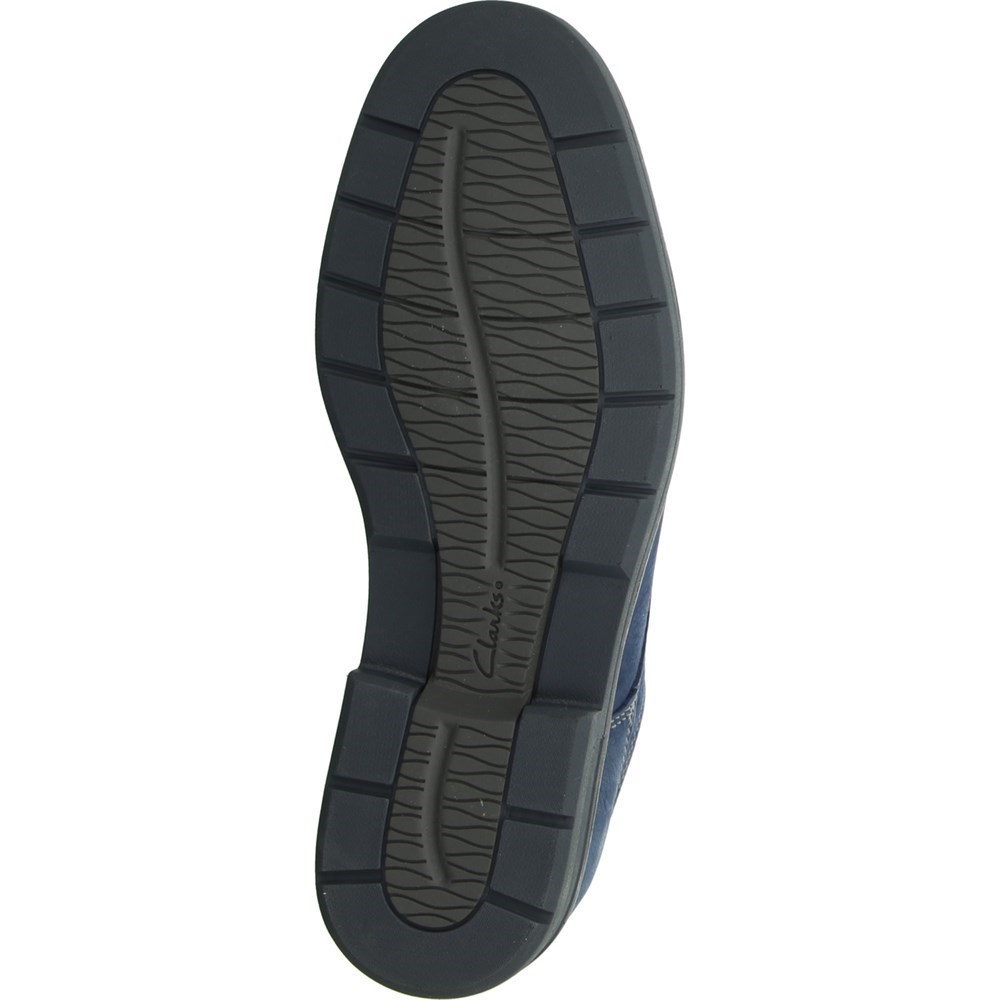 clarks banning plain