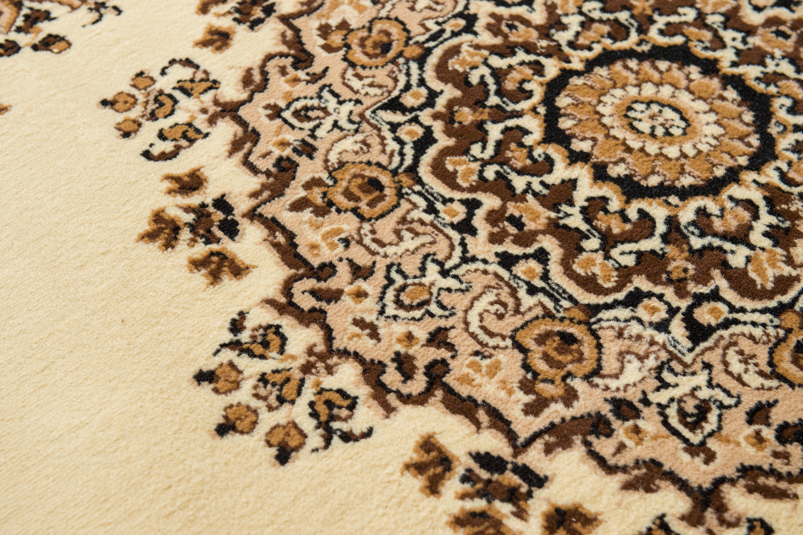 United Weavers Plaza Felicity Runner Rug, Medallion Pattern, Ivory, 2'3 X 7'2"