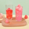 thumbnail image 4 of Máquina para hacer hockey sobre hielo con forma de fresa y tapa, apta para whisky, cócteles y bebidas caseras, mantiene las bebidas frías., 4 of 5