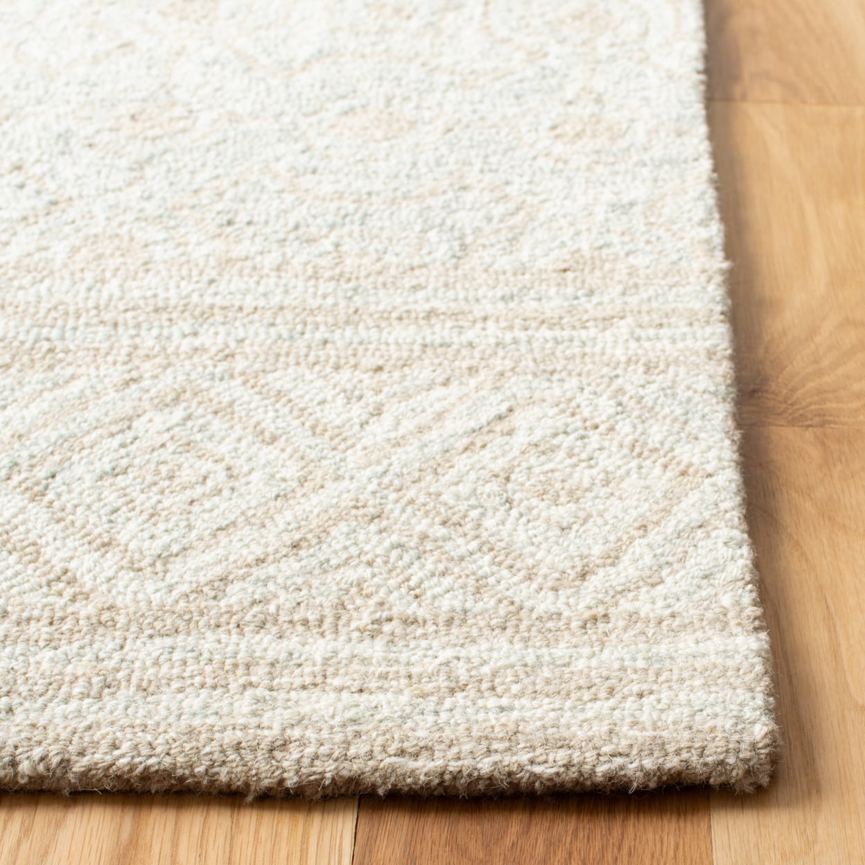 SAFAVIEH Micro-Loop Conchur Geometric Area Rug, Ivory/Light Green, 9' x 12'