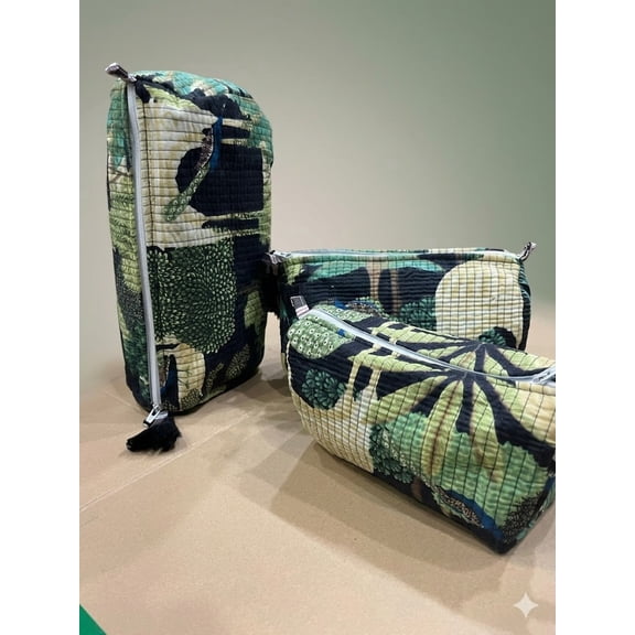 Handcrafted Quilted Peacock Print Cosmetic Pouch with Tassel, Spacious Makeup Organizer, Stylish Travel Toiletry Bag, Soft Fabric Storage Case