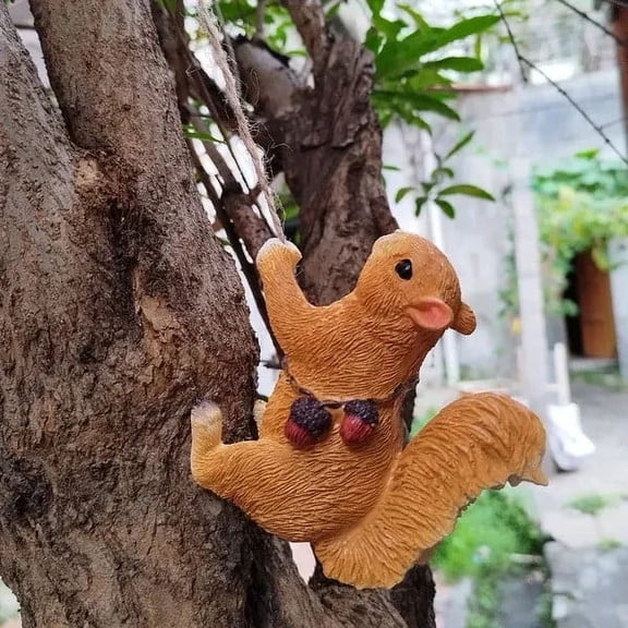 Fufafayo Climbing Squirrel Flower Pot Hanger, Garden Wall Decor, Resin Animal Planter Hooks for Balcony Fence, Outdoor Patio Yard Ornament, Home Garden Decoration