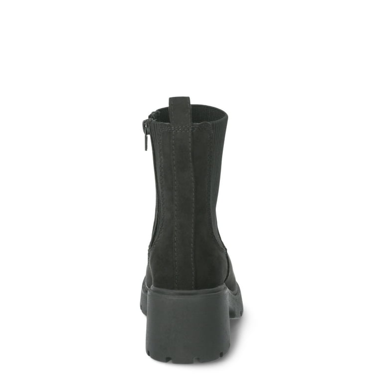 Black ankle boots without heel clearance