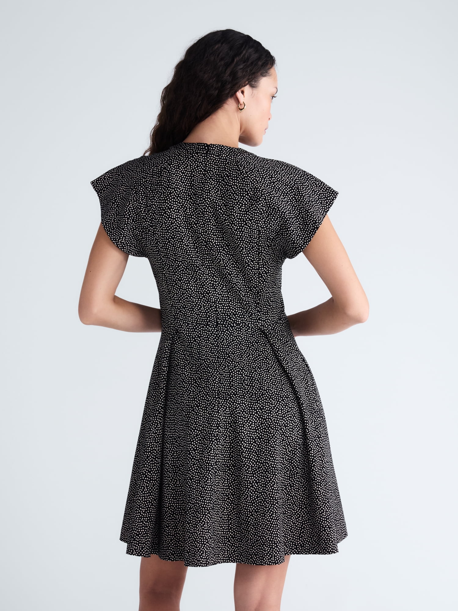 Scoop Women's and Women's Plus Mini Dress with Flutter Sleeves, Sizes XS-4X