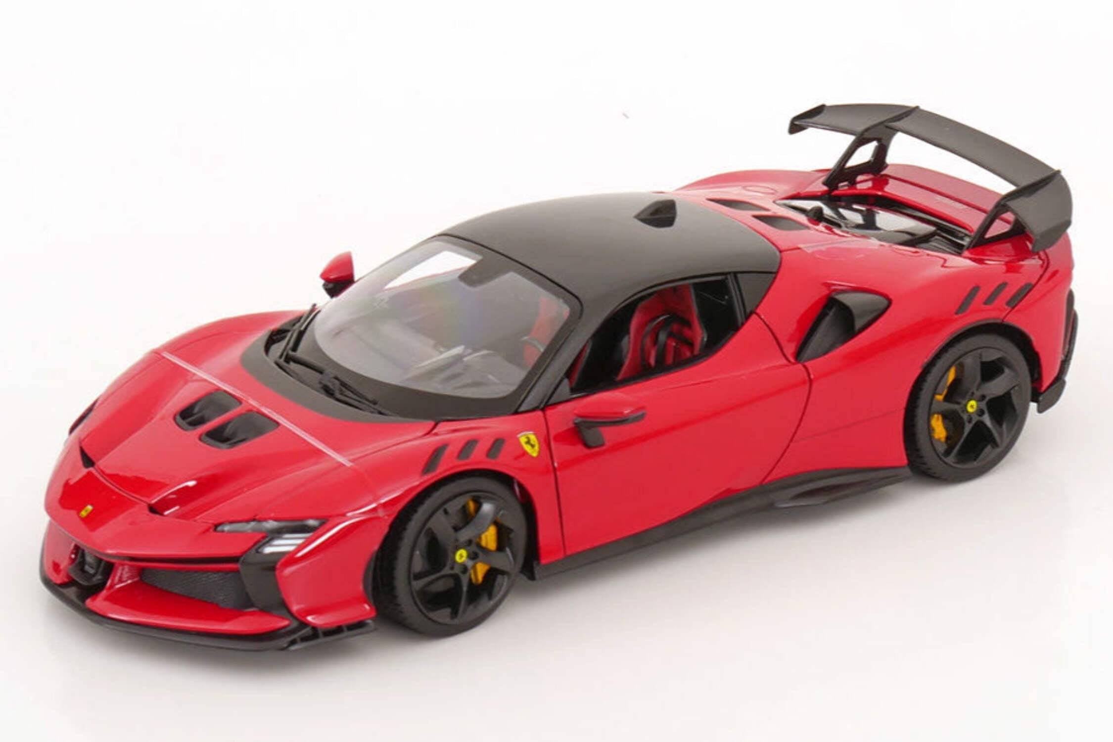 Maisto M39137 1:24 Ferrari SF90 STRADALE KIT, Assorted Designs and
