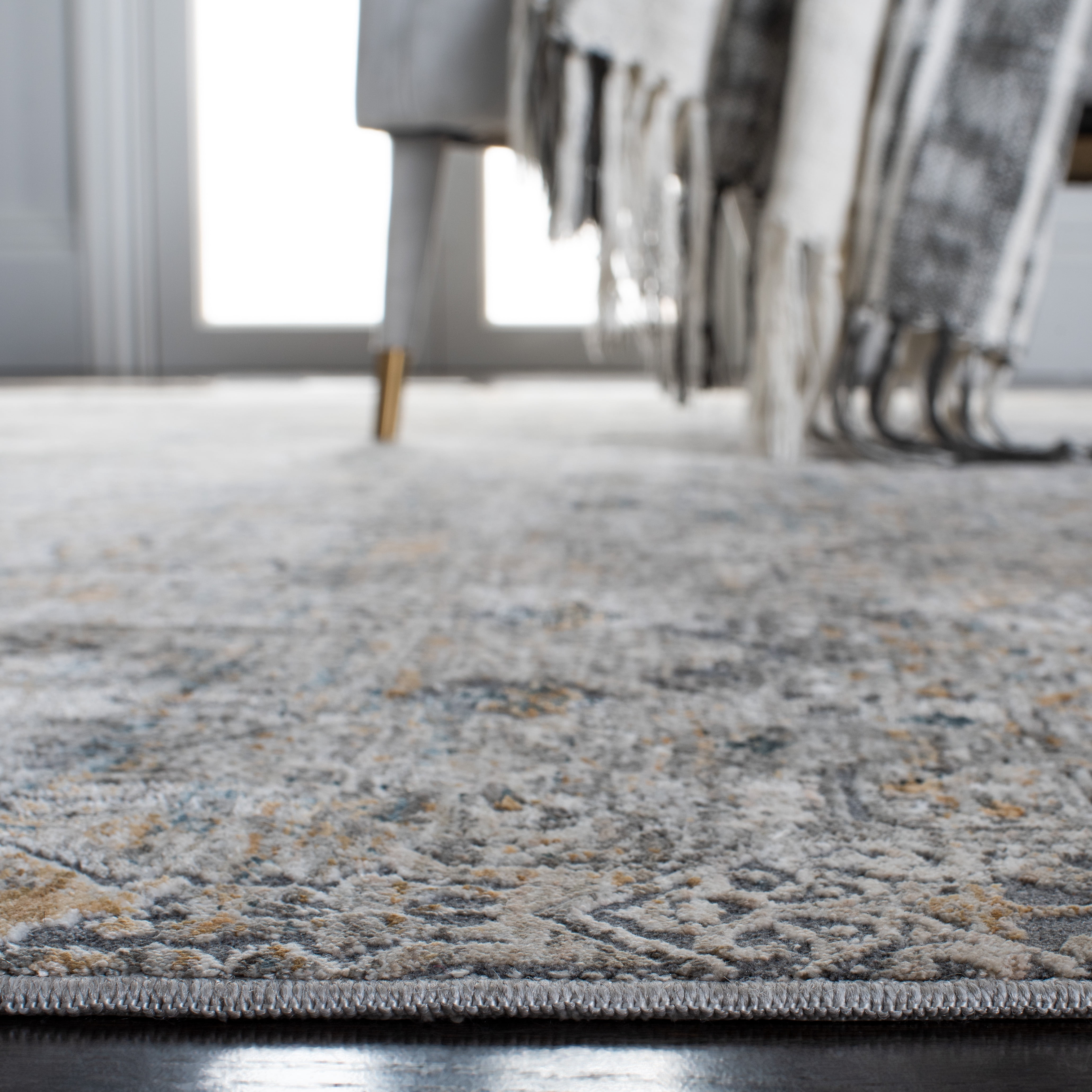 SAFAVIEH Dream Billy Damask Polyester Area Rug, Grey/Gold, 9' x 12'