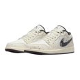 thumbnail image 1 of Zapatillas de baloncesto Air 1 Low OG blancas, azules hielo, clásicas, blancas, negras y rojas, unisex, cómodas, con correa, estilo retro, informales, de caña baja, 1 of 4