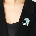 thumbnail image 2 of Broche esmaltado con diamantes degradados TUNC elegante ramillete de plumas azul 3,7*4,1 cm, 2 of 4
