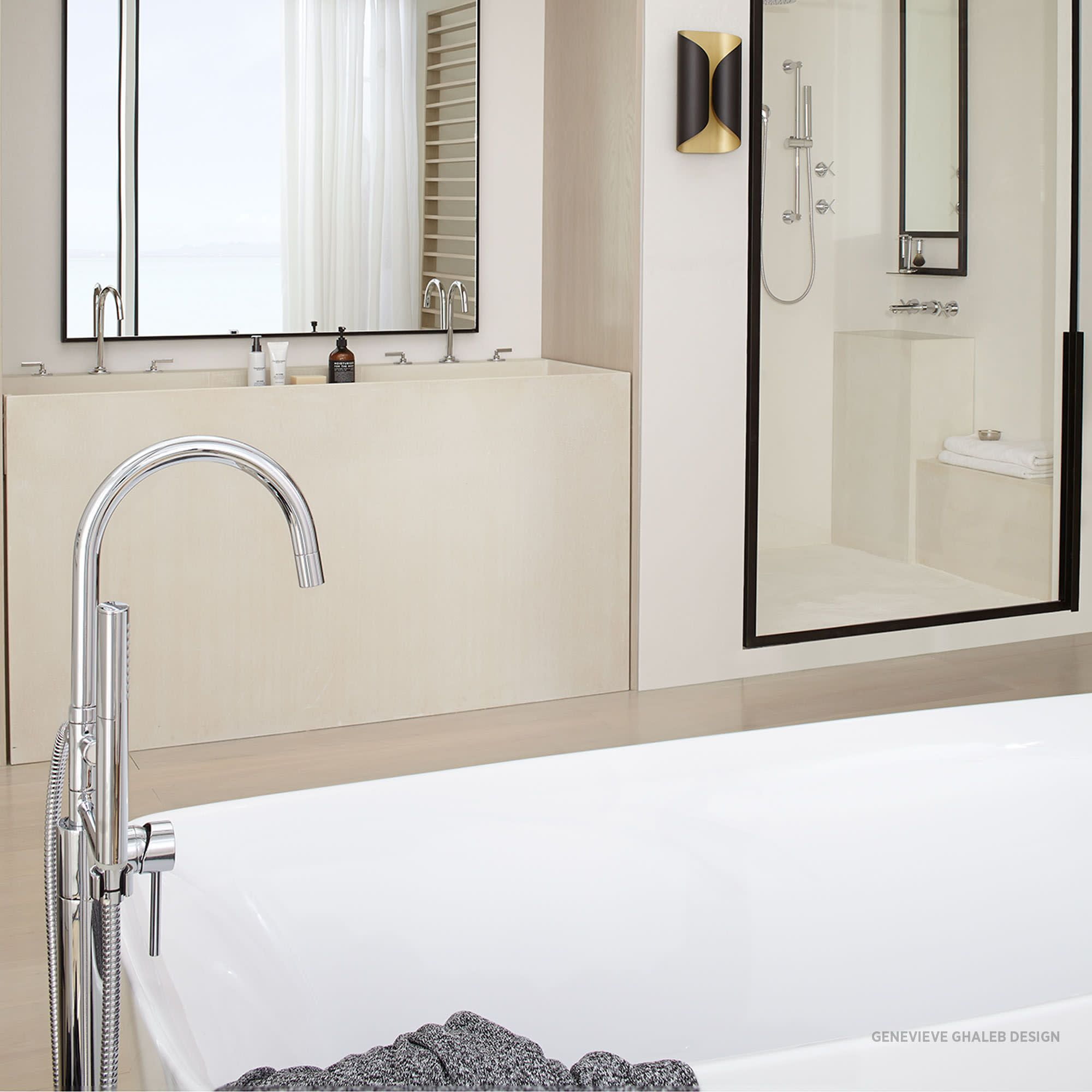 American Standard Contemporary Round Freestanding Bathtub With Lever Handle Faucet for Flash Rough-In Valve