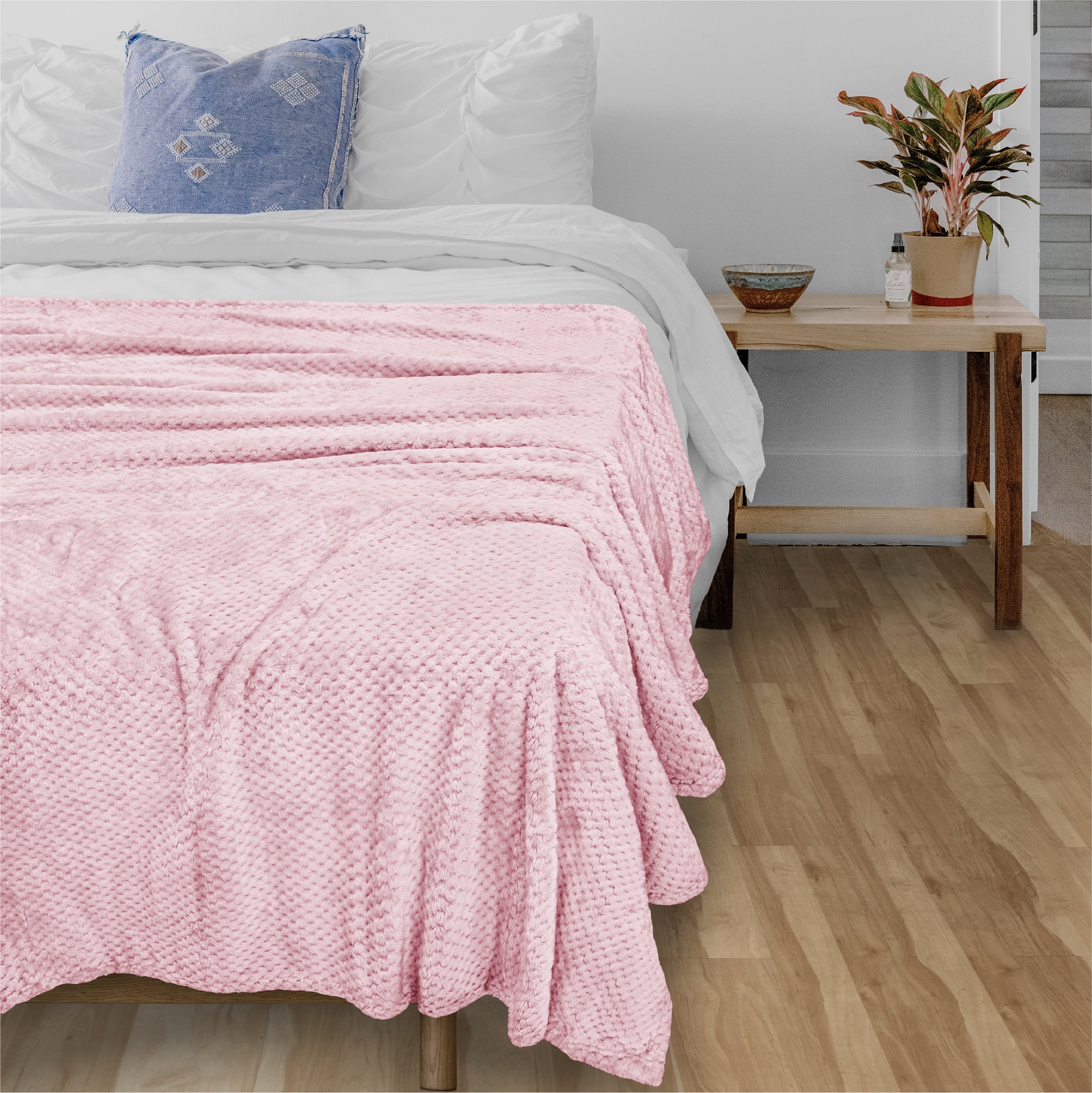 PAVILIA Waffle Fleece Throw Blanket for Couch Twin Bed Light Pink Super Soft Fuzzy Cozy Blanket Sofa Plush Warm Cute Decorative Home Decor Throw Lightweight All Season Preppy Blush Pink 60x80
