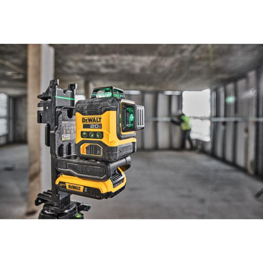 DEWALT Atomic Line Laser, 40m to 100m, 0.09oz
