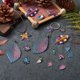 thumbnail image 4 of 20 colgantes de aleación de color arcoíris, hojas de arce multicolor, filigrana, adornos de metal grabados para hacer joyas y manualidades., 4 of 7