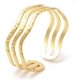 thumbnail image 3 of 1 Brazalete abierto ondulado de acero inoxidable 304 para mujer, con baño de oro de 18 quilates., 3 of 3