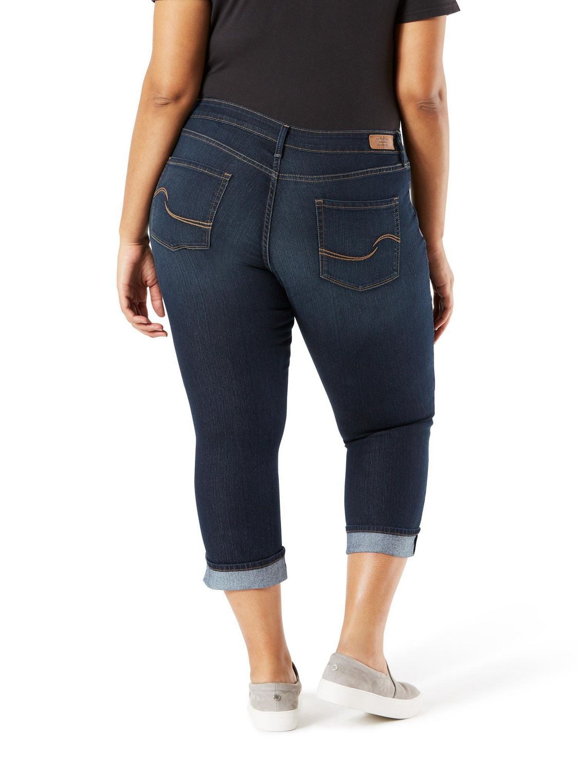 Levi Strauss Signature.™ Women's Plus Modern Capri