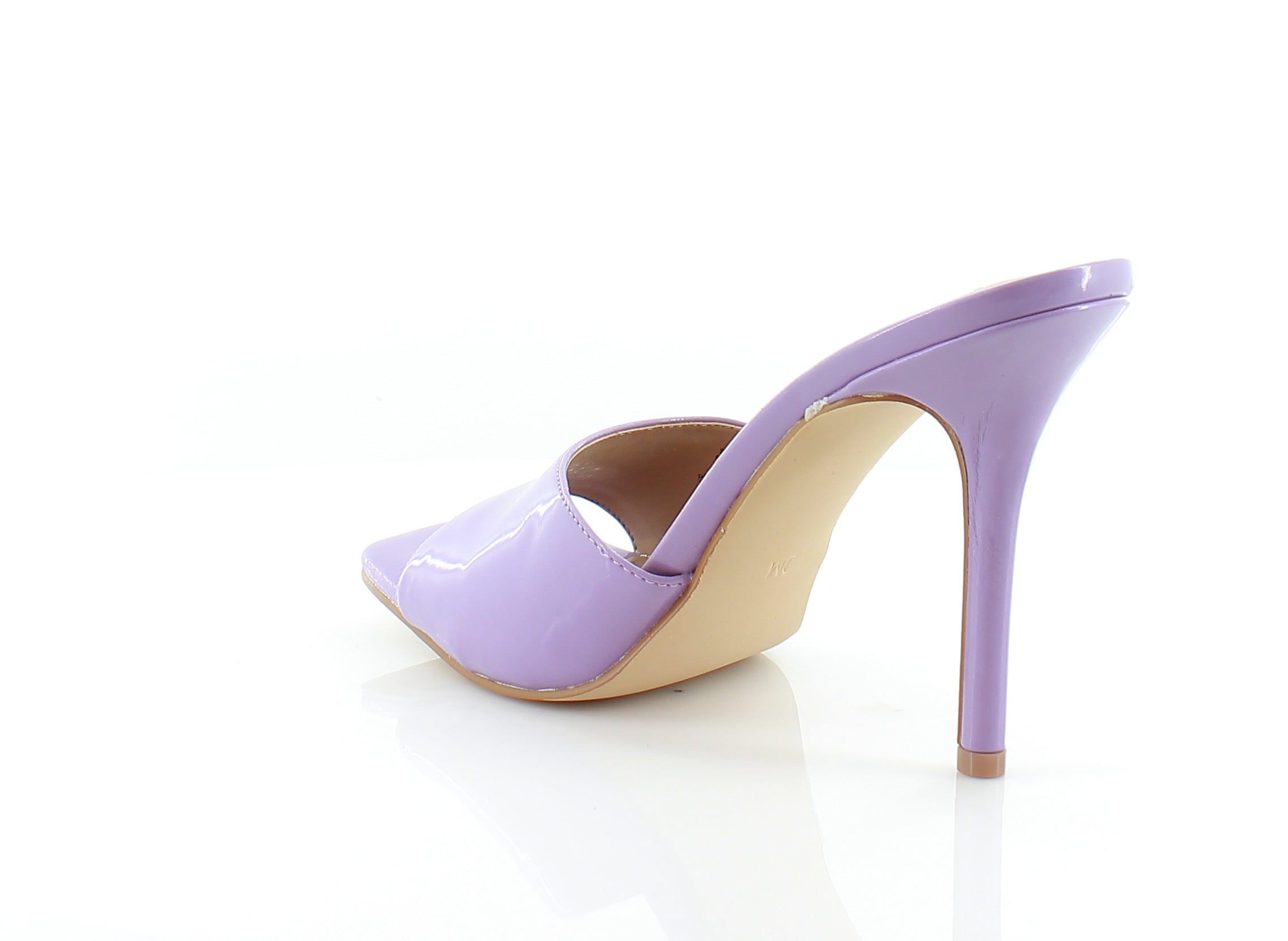 Holly Willoughby's lilac high heels are in the sale for £34 and we need  them! | HELLO!
