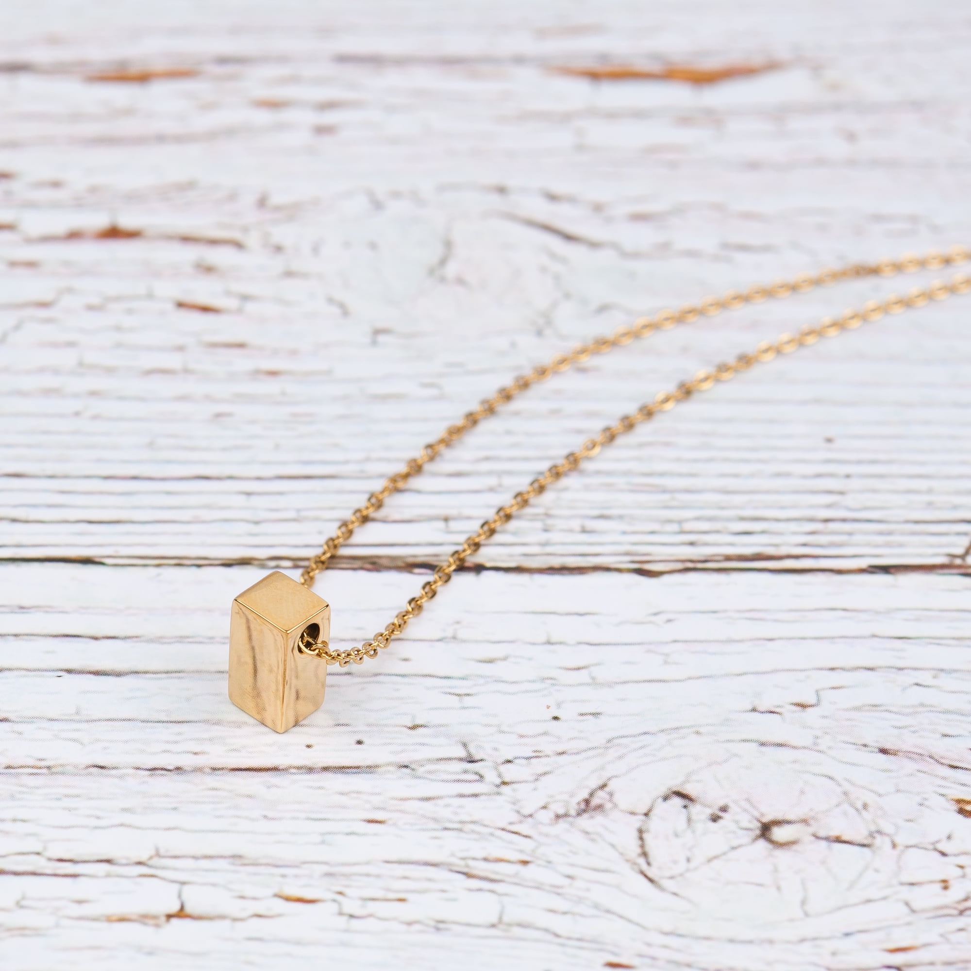 Anavia Stainless Steel Dainty Necklace, pendant size: 0.36" L x 0.23" W.Chain length: 18".