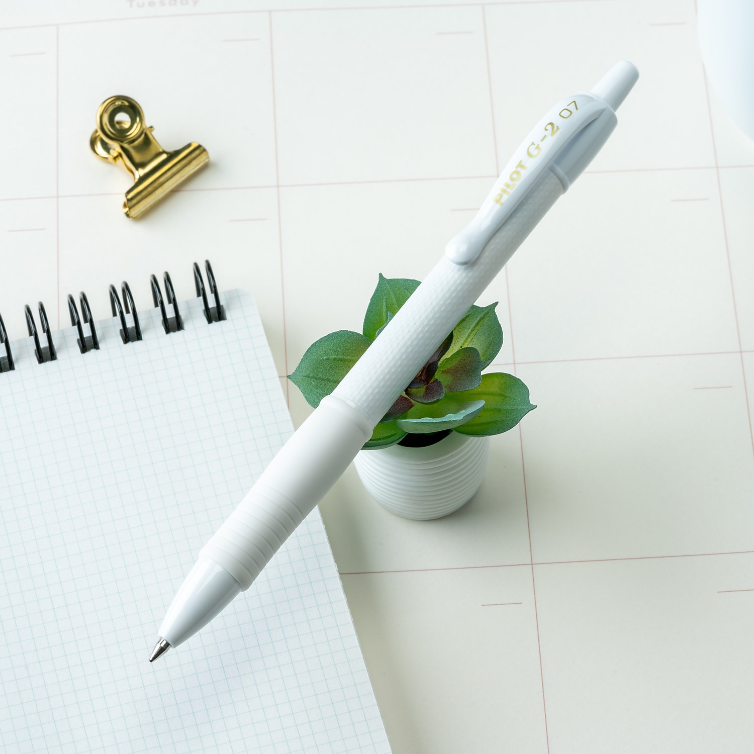 Pilot PIL20866 0.7 mm G2 Edge Premium Retractable Gel Roller Pen - Black Ink