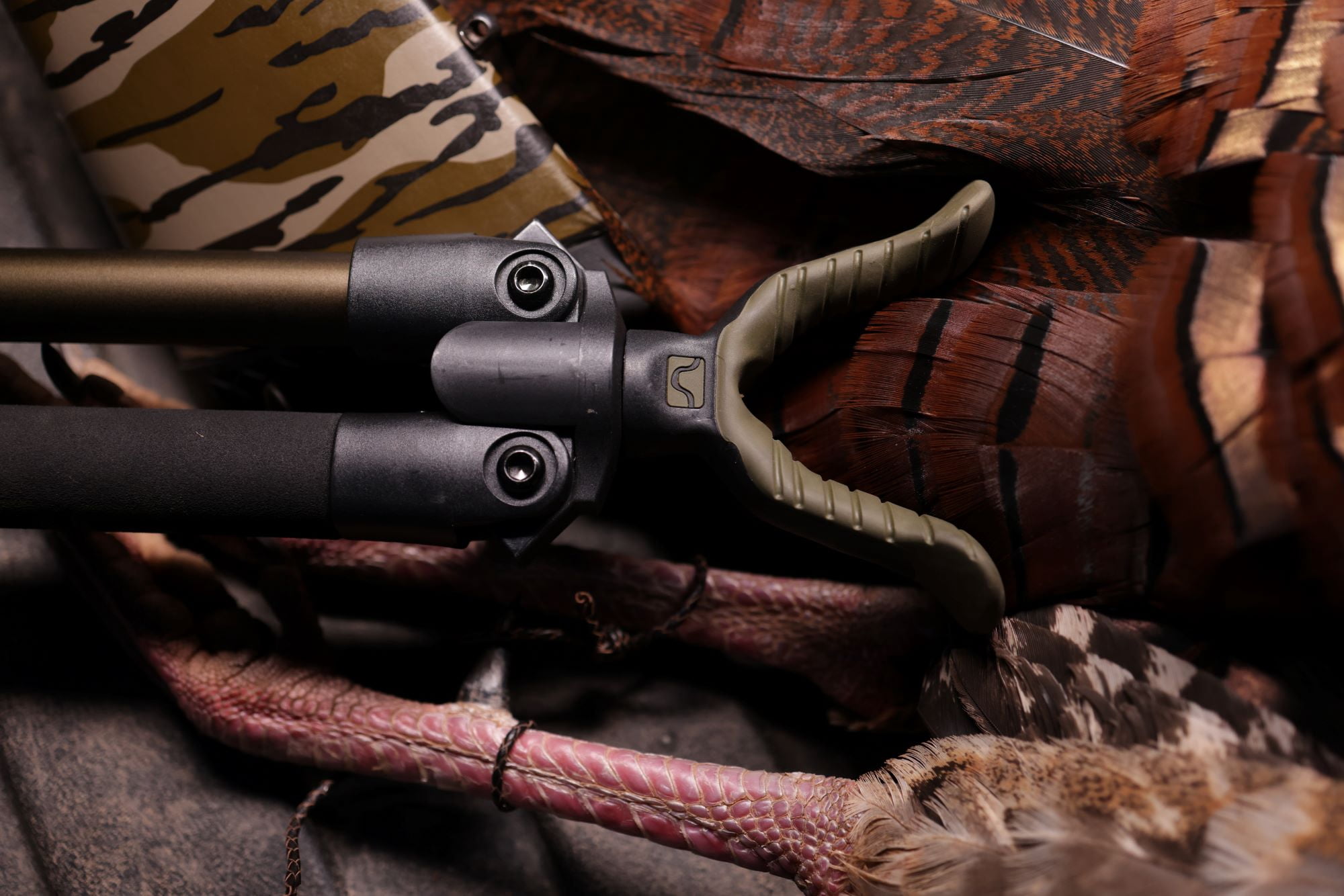 BOG Deadshot Bipod. Durable Aluminum. 25" - 64" Height Range. Foam Grip and External Twist Locks. Includes 1 Bipod.