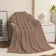 thumbnail image 5 of Manta polar de felpa suave | Manta de tela facial de rayas gruesas para la siesta del sofá de cama | Poliéster cálido y acogedor | Ligereza | 27,5 x 39,4 pulgadas | Múltiples colores | Ideal para el, 5 of 6