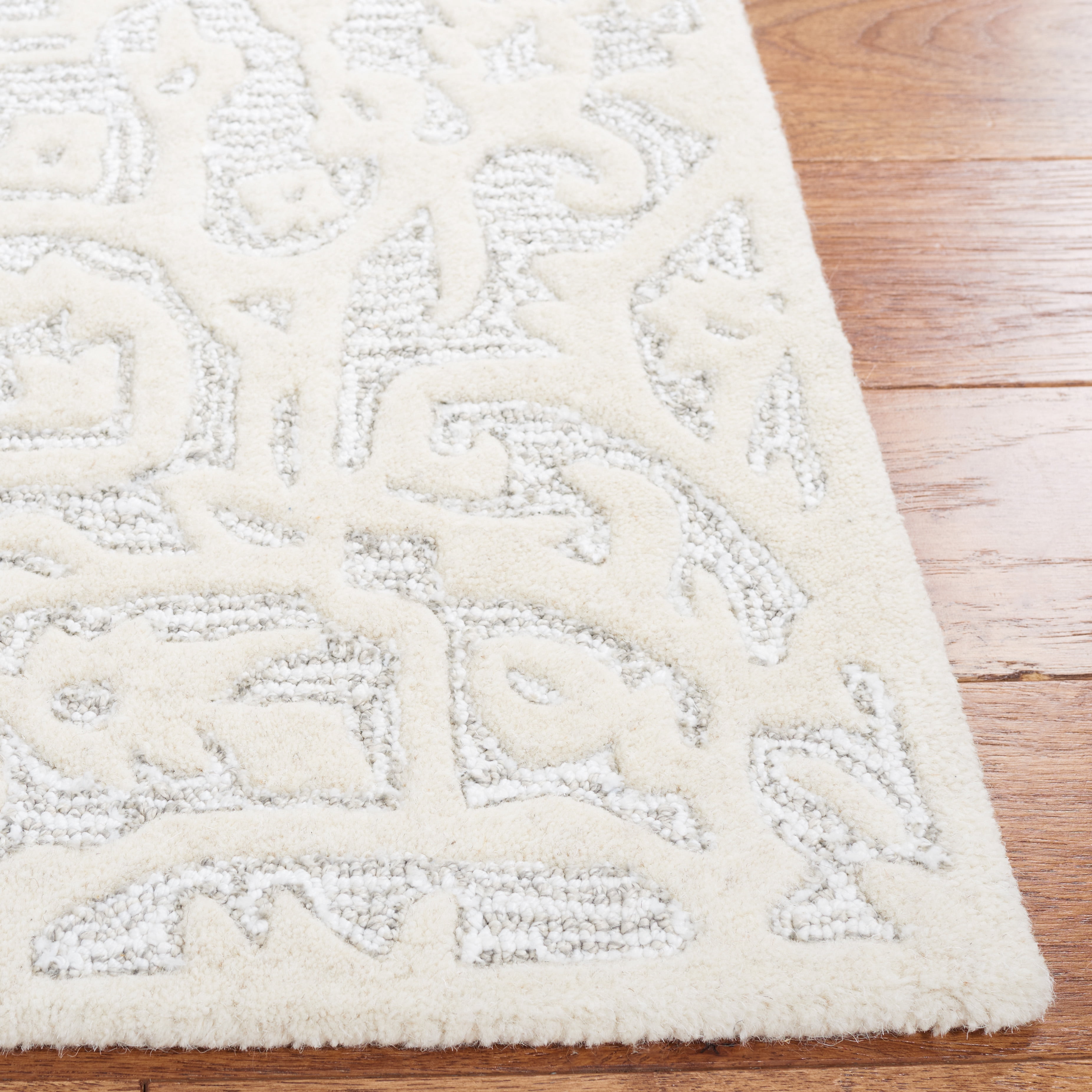 SAFAVIEH Antiquity Doroteja Oriental Area Rug, Silver/Ivory, 6' x 6' Square