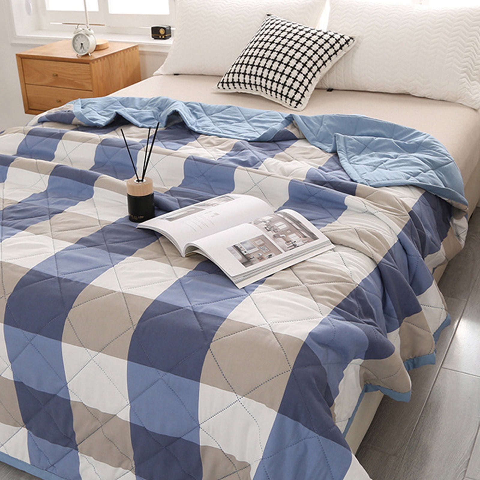XGFHYJEH Queen Quilts on Clearance, Bedding Quilts, Plaid Quilt Queen Size, Summer Cooling Quilt, Small Quilt Bedding Blanket for Spring Summer Autumn, Cotton