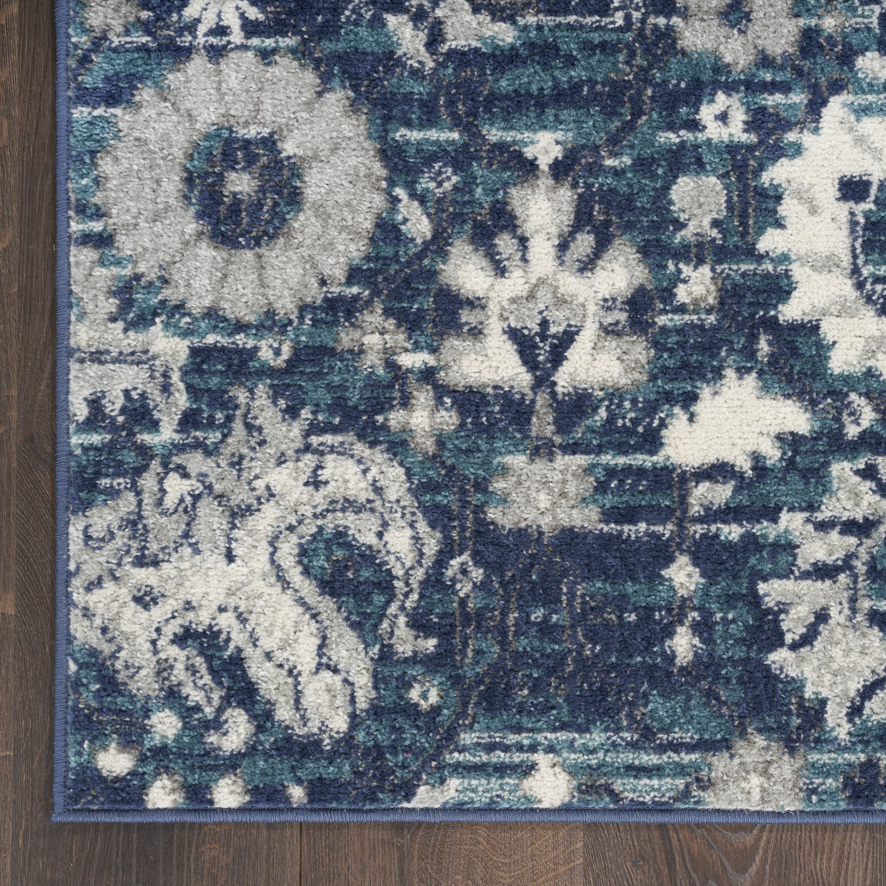 Nourison Passion Floral Surf 5'3" x 7'3" Area Rug, (5x7)